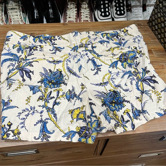 LOFT Colored Toile Floral Shorts - Picture 3 of 5